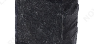 Угловой камень "Плитка" шунгит тёмно-серый (чёрный) - 100хПогон мм, со сколом, пиленый с 5 сторон